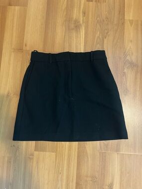 Aritzia x Babaton “Chisel” Black Tailored Mini Skirt